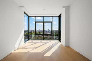 22-18 Jackson Ave, New York City, NY 11101 - Photo 8