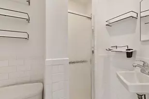 41 Perry St, New York City, NY 10014 - Photo 6