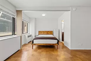 310 W 56th St, New York City, NY 10019 - Photo 10