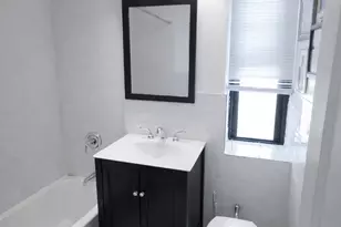 306 E Mosholu Pkwy, New York City, NY 10458 - Photo 4