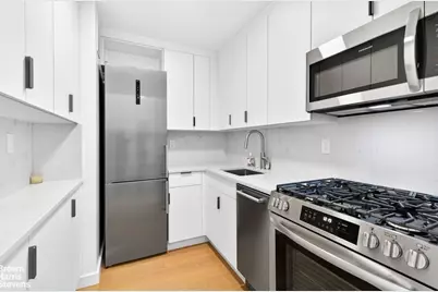 520 E 72nd Street #8U, New York City, NY 10021 - Photo 28