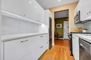 221 E 18th St, New York City, NY 11226 - Photo 4