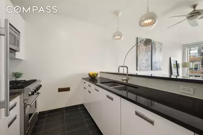 46-30 Center Boulevard #707, New York City, NY 11109 - Photo 10