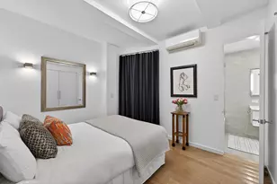 146 E 49th St, New York City, NY 10017 - Photo 12