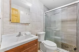 23-53 37th St, New York City, NY 11105 - Photo 18