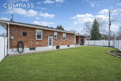 503 Falcon Avenue, New York City, NY 10306 - Photo 4