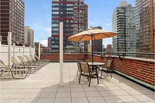 220 E 54th St, New York, NY 10022 - Photo 8