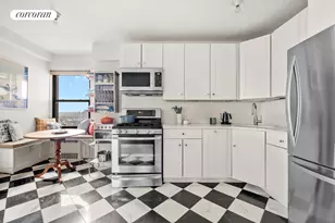 303 Beverley Rd, New York City, NY 11218 - Photo 4