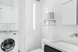 236 E 47th St, New York City, NY 10017 - Photo 8