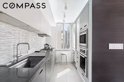 236 E 47th Street #27DE, New York City, NY 10017 - Photo 2