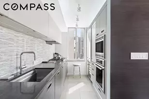 236 E 47th St, New York City, NY 10017 - Photo 2