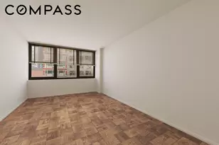 301 E 45th St, New York City, NY 10017 - Photo 4