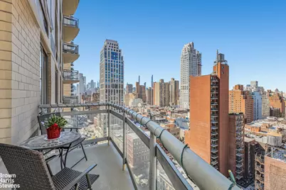 300 E 85th Street #1803, New York City, NY 10028 - Photo 2