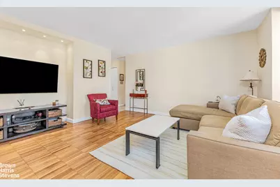 300 E 85th Street #1803, New York City, NY 10028 - Photo 4