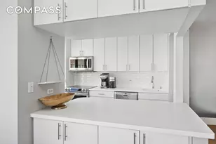 300 E 54th St, New York City, NY 10022 - Photo 4