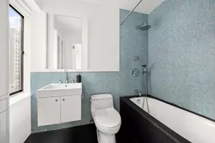 900 Park Ave, New York, NY 10075 - Photo 12