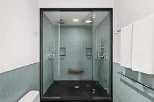 900 Park Ave, New York, NY 10075 - Photo 10