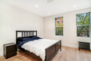 233 W 21st St, New York City, NY 10011 - Photo 2