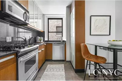 146 E 49th Street #2B, New York, NY 10017 - Photo 6