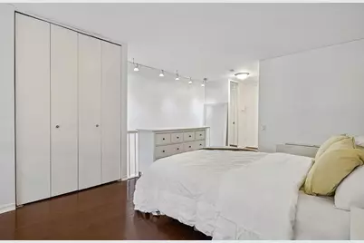 21 S End Avenue #207, New York City, NY 10280 - Photo 2