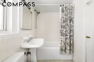 333 E 43rd St, New York City, NY 10017 - Photo 6