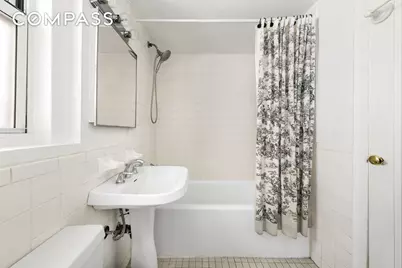 333 E 43rd Street #110/111, New York, NY 10017 - Photo 6