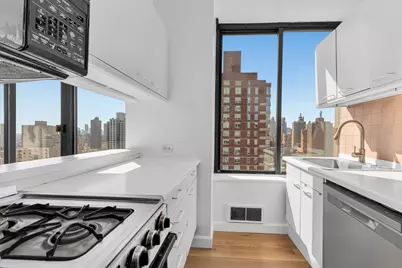 300 E 93rd Street #30E, New York City, NY 10128 - Photo 4