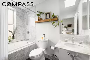 33 Tompkins Pl, New York City, NY 11231 - Photo 8