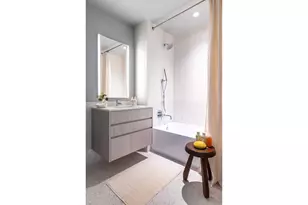 300 E 50th St, New York, NY 10022 - Photo 12