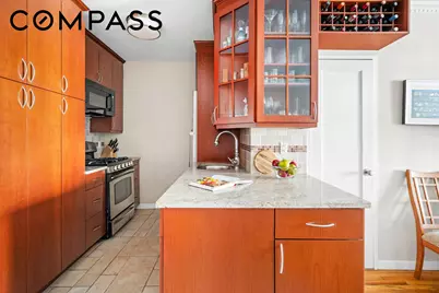235 W 70th Street #3FG, New York City, NY 10023 - Photo 4