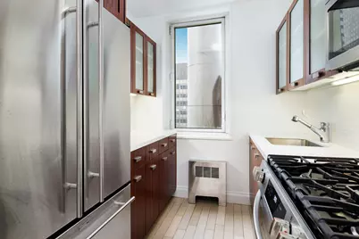 212 E 47th Street #29B, New York, NY 10017 - Photo 4