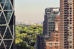 310 W 52nd St, New York City, NY 10019 - Photo 6