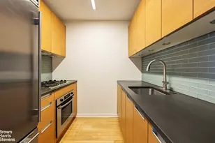 310 W 52nd St, New York City, NY 10019 - Photo 2