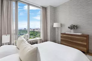 217 W 57th St, New York City, NY 10019 - Photo 10