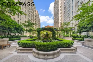 340 W 57th St, New York City, NY 10019 - Photo 12
