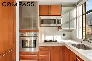 340 W 57th St, New York City, NY 10019 - Photo 2