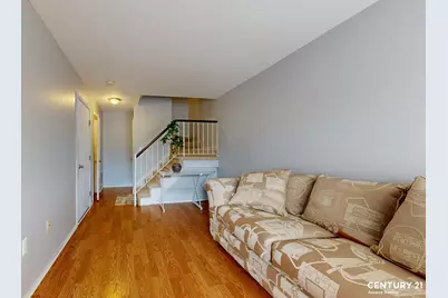 32 Aspen Knolls Way, New York City, NY 10312 - Photo 2