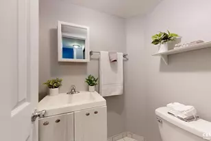 32 Aspen Knolls Way, New York City, NY 10312 - Photo 6