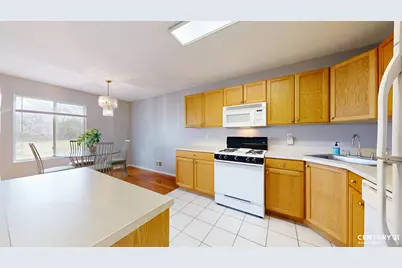 32 Aspen Knolls Way, New York City, NY 10312 - Photo 10