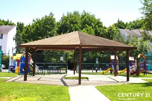 32 Aspen Knolls Way, New York City, NY 10312 - Photo 24