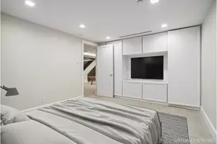 433 E 74th St, New York City, NY 10021 - Photo 20