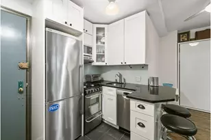 235 W 102nd St, New York City, NY 10025 - Photo 4