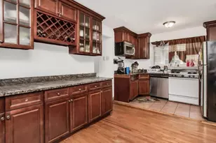 3219 Lurting Ave, Bronx, NY 10469 - Photo 4