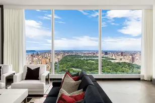 217 W 57th St, New York City, NY 10019 - Photo 2