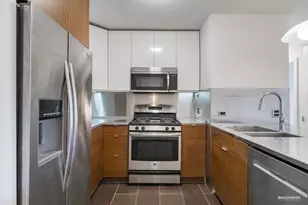 515 E 7th St, New York City, NY 11218 - Photo 6
