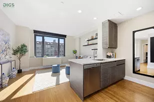 305 W 16th St, New York City, NY 10011 - Photo 2