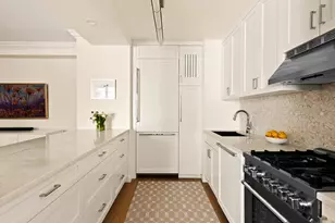 400 E 56th St, New York City, NY 10022 - Photo 2