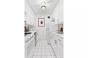 330 E 38th St, New York City, NY 10016 - Photo 10