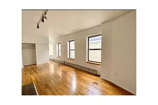 314 W 52nd St, New York City, NY 10019 - Photo 4