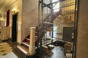 35 Crown St, New York City, NY 11225 - Photo 8